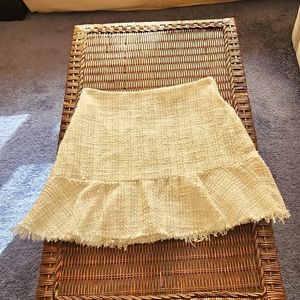 Like new! White & silver tweed skirt